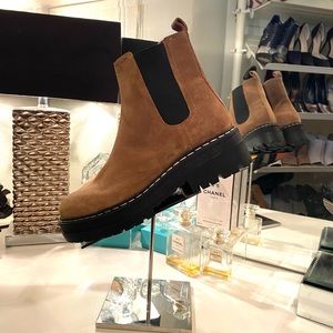 MARC FISHER  suede Lugsole boot 6 M